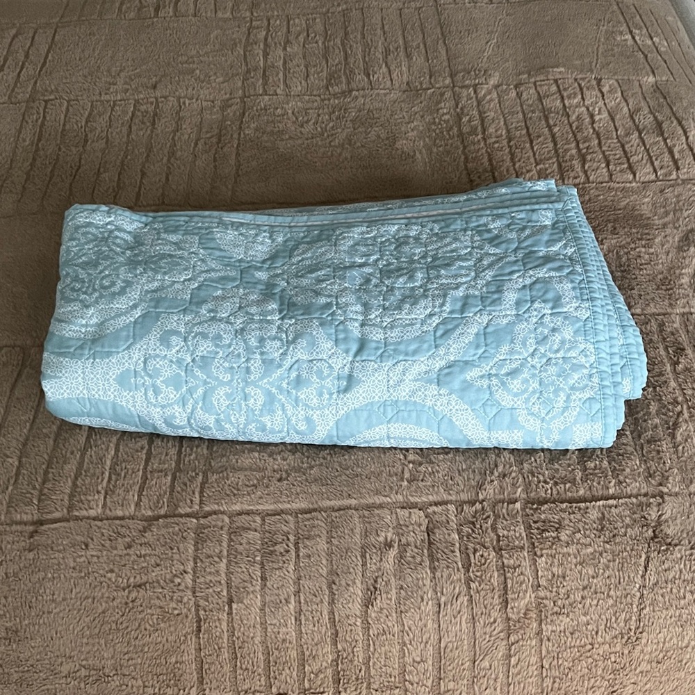 F/Q, The Big One, Quilted Bedding - Picture 2 of 5